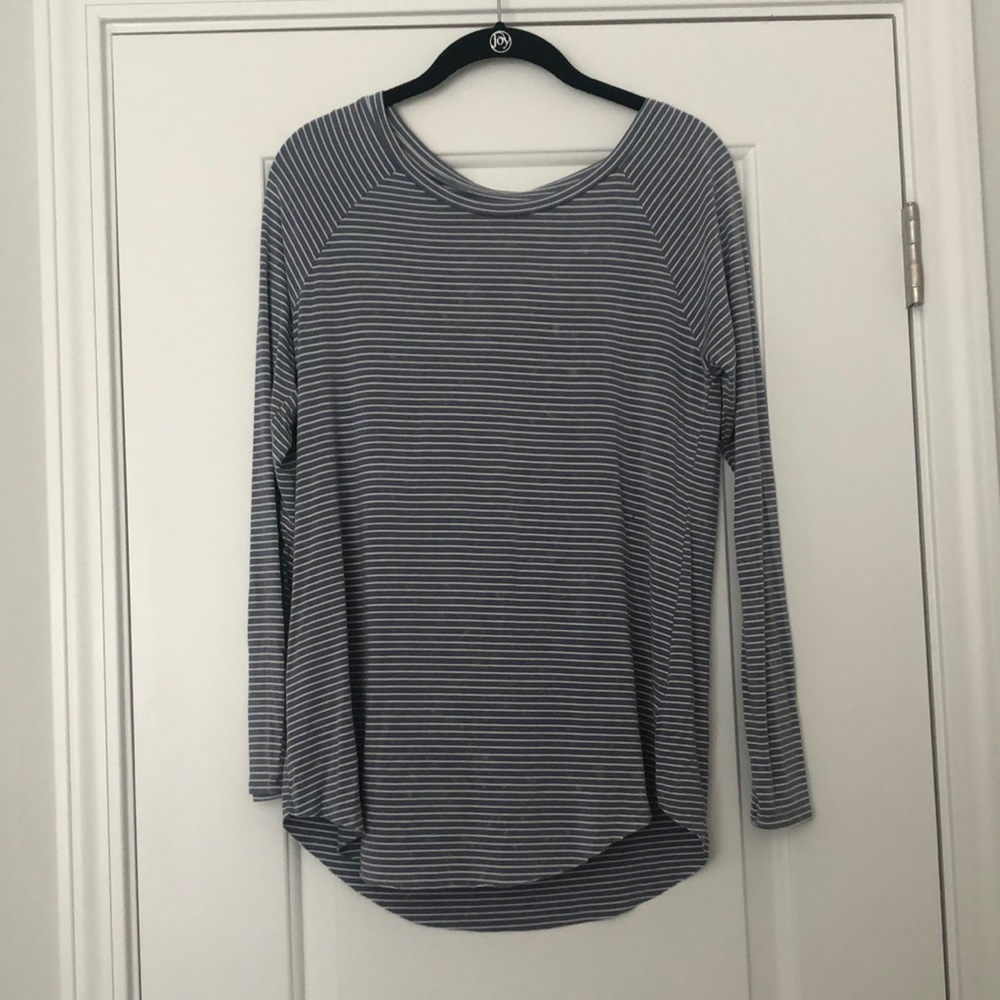 American Eagle Sift and Sexy Tee Small